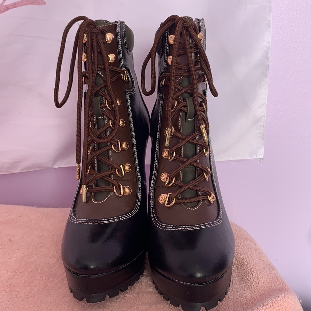Heel boots. - Picture 4 of 4